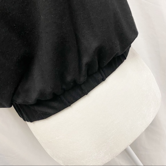 Black Short Sleeve Crop Top - Picture 5 of 10